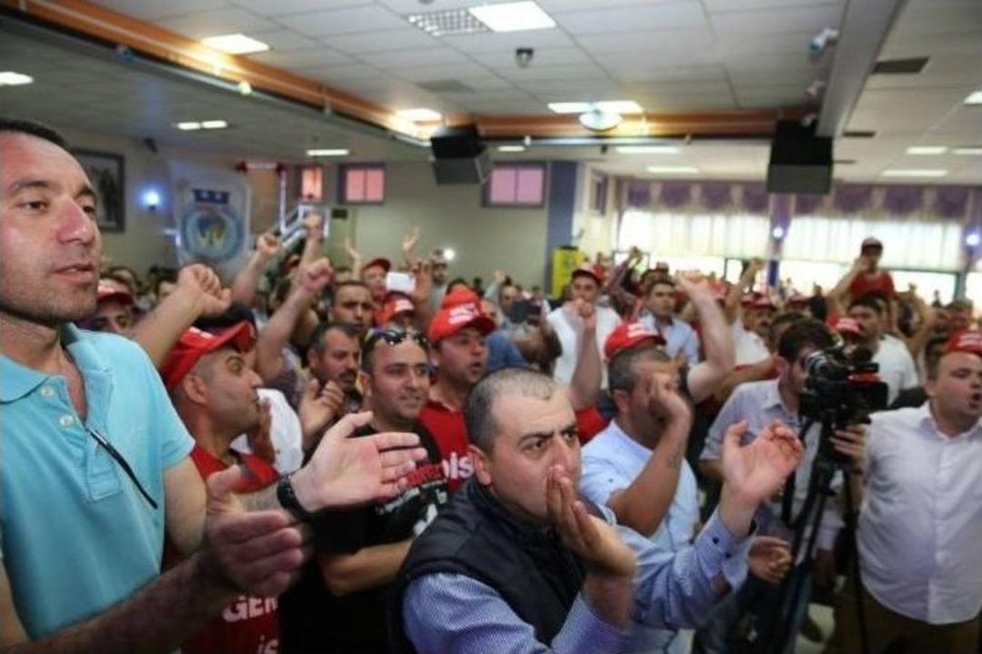 Buca&rsquo;da Sendika Coşkusu Meydanlara Taştı