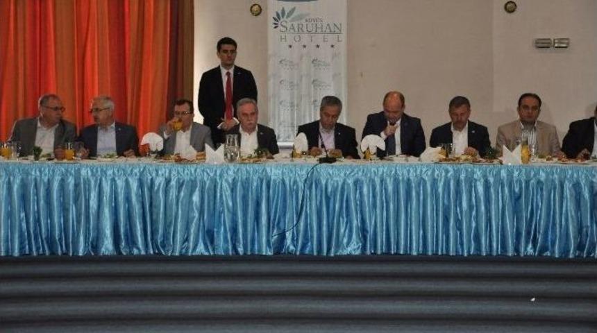 Arın&ccedil; Partisinin İl Toplantısına Katıldı