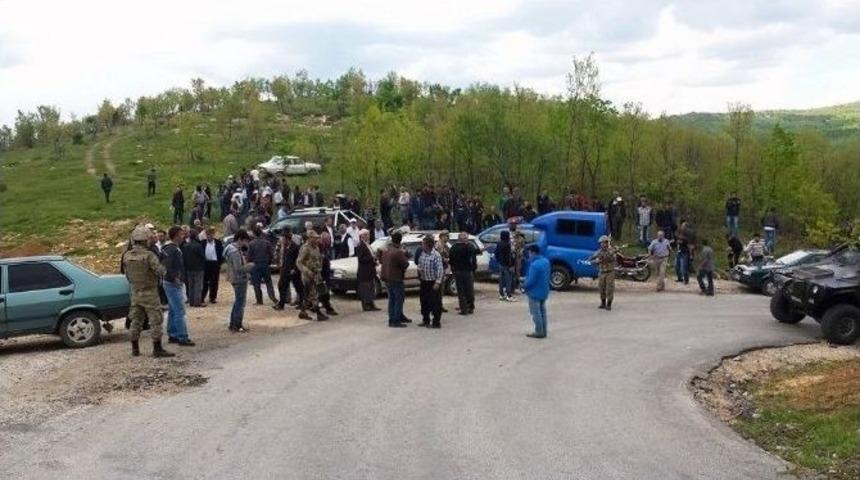 Ağa&ccedil; Kesen Şahıslar İle K&ouml;yl&uuml;ler Arasında Kavga: 7 Yaralı