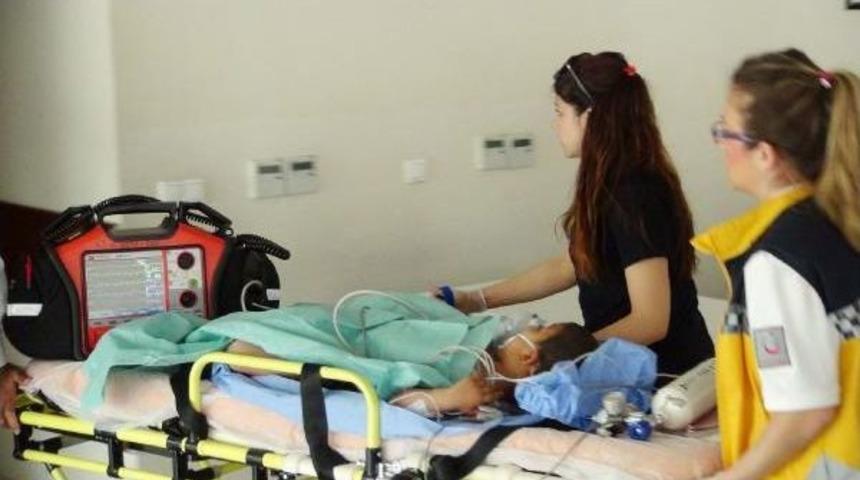 Sokakta Oynayan &Ccedil;ocuk Maganda Kurşunuyla Yaralandı