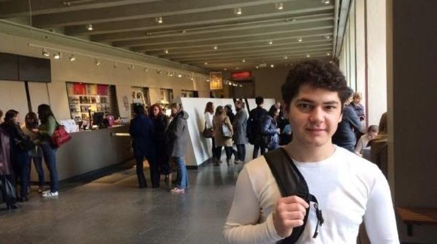 M&uuml;zik Dehası Tambi&rsquo;Ye Bir &Ouml;d&uuml;l De İsve&ccedil;&rsquo;Ten