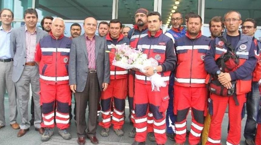 Nepal&rsquo;de G&ouml;revini Tamamlayan Umke Yurda D&ouml;nd&uuml;