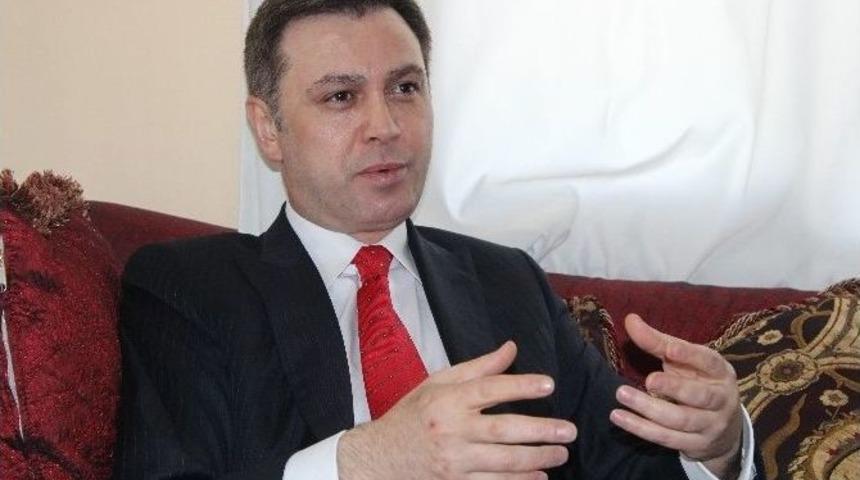 T&uuml;rk Parti Genel Başkanı &Ouml;zg&uuml;&ccedil;, Erzurum&rsquo;da Bar Oynadı, T&uuml;rbeyi Ziyaret Etti