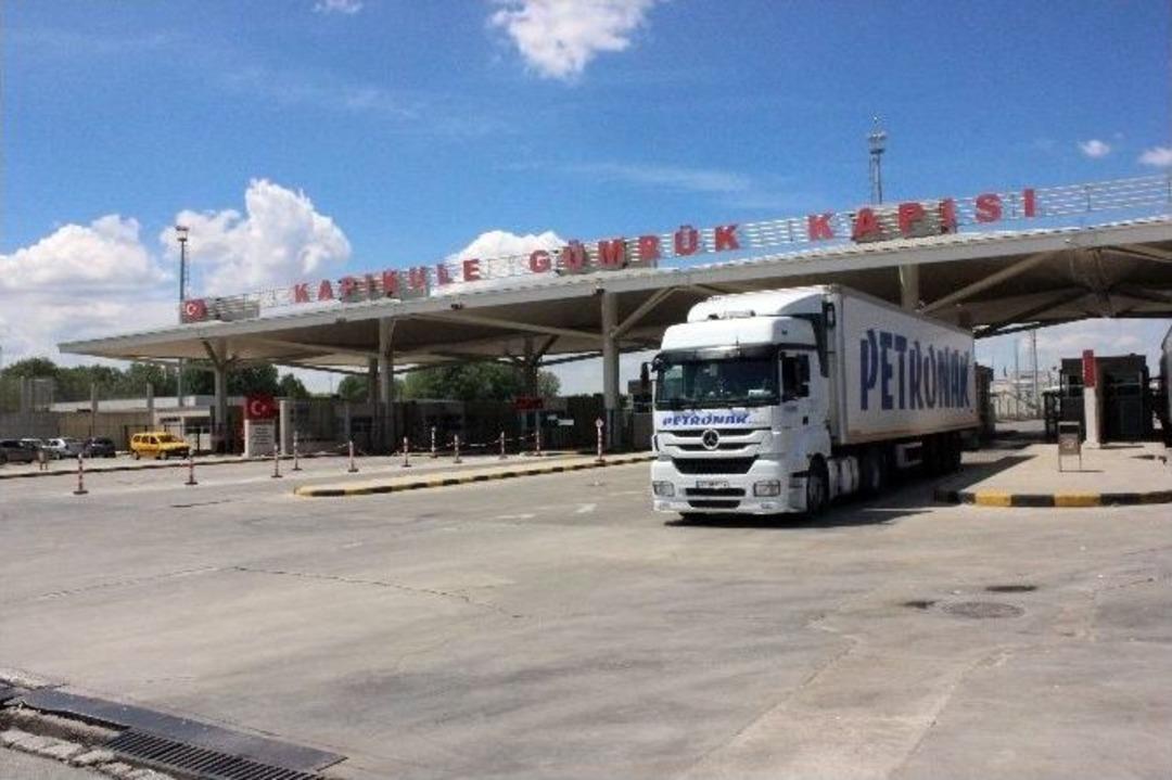 Kapıkule&rsquo;de R&uuml;şvet Operasyonu Kuyruğu Uzadık&ccedil;a Uzuyor