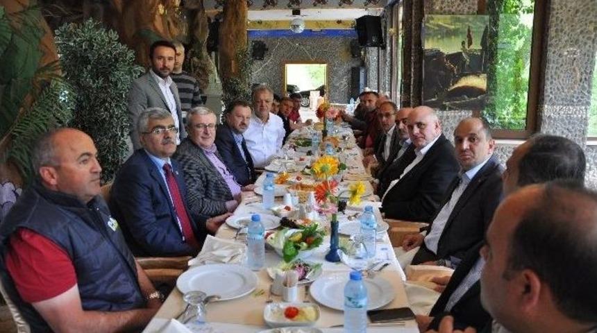 Ak Parti Milletvekilleri S&uuml;t&ccedil;&uuml;ler&rsquo;de Sorunları Dinledi