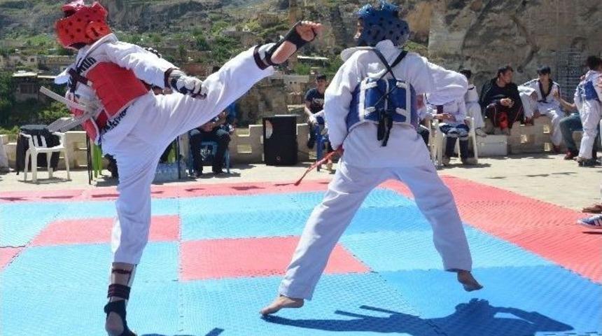Hasankeyf&rsquo;te Uzakdoğu Sporu Turnuvası D&uuml;zenlendi