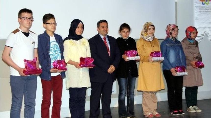 Ufka Yolculuk&rsquo;ta Dereceye Girenlere &Ouml;d&uuml;lleri Verildi