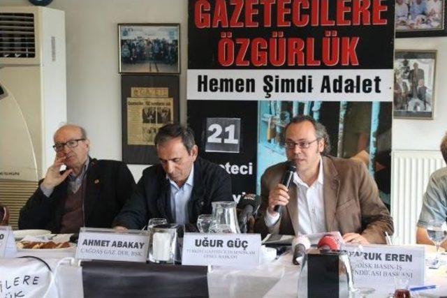 Meslek &Ouml;rg&uuml;tlerinden "gazetecilik I&ccedil;in Ayağa Kalk" &Ccedil;ağrısı 3