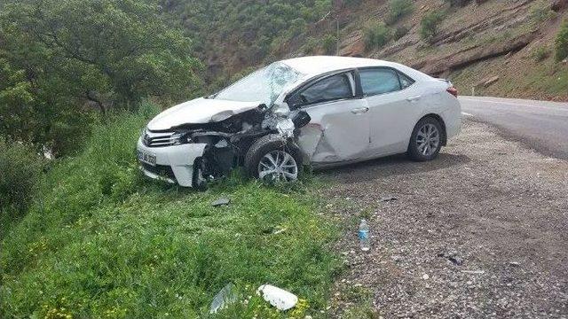 Tunceli-erzincan Karayolunda Trafik Kazası: 4 Yaralı 1