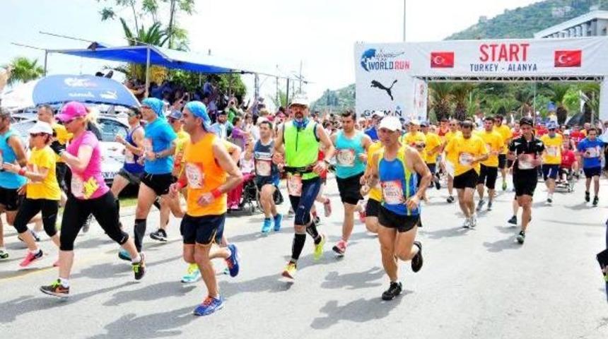 Omurilik Fel&ccedil;lileri I&ccedil;in D&uuml;zenlenen Koşuya 3500 Kişi Katıldı