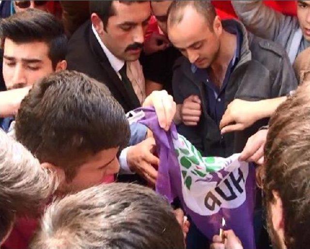 Rize’De Hdp Seçim Bürosu Önünde Arbede 1