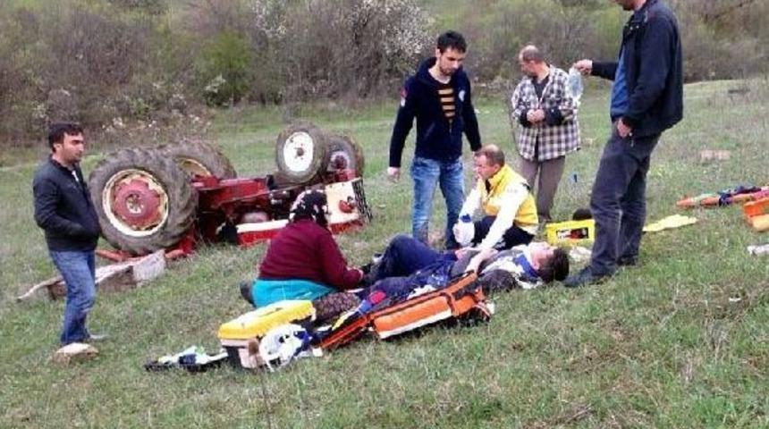 Karab&uuml;k'te Trakt&ouml;r Devrildi: 1 &Ouml;l&uuml;, 1 Yaralı