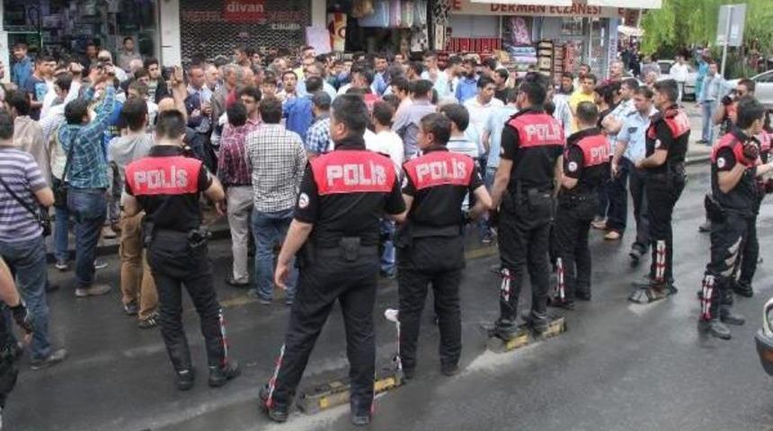 Şanlıurfa'da Suriyeli Gerginliği: 3 Yaralı