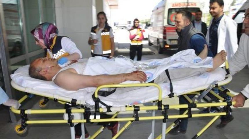 Demir Kesme Makinasıyla Boynunu Kesti