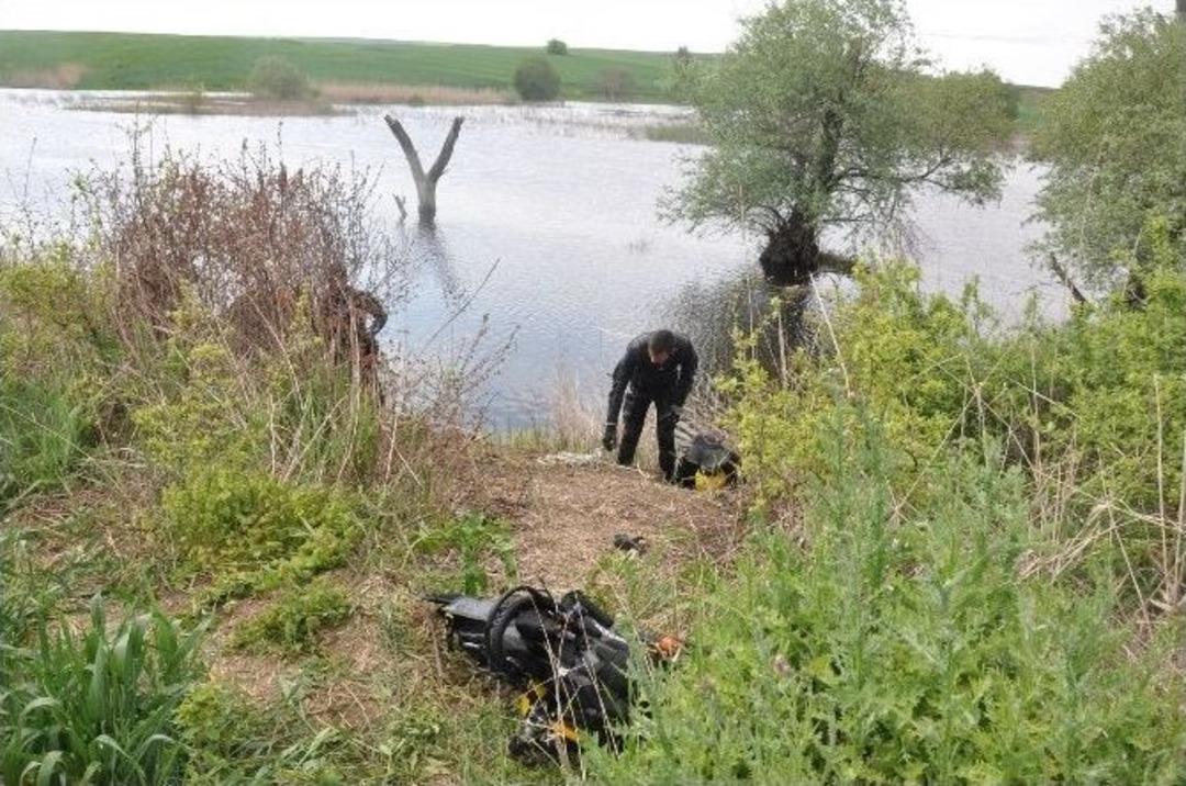 Oltasını Takıldığı Yerden Kurtarmak İsterken G&ouml;lette Boğuldu