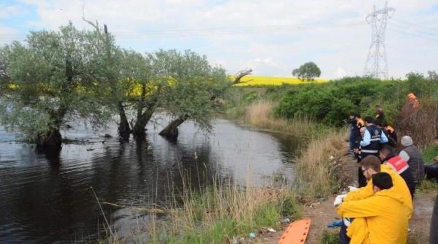 Ağa Takılan Oltasını Kurtarmak I&ccedil;in Girdiği G&ouml;lette Boğuldu