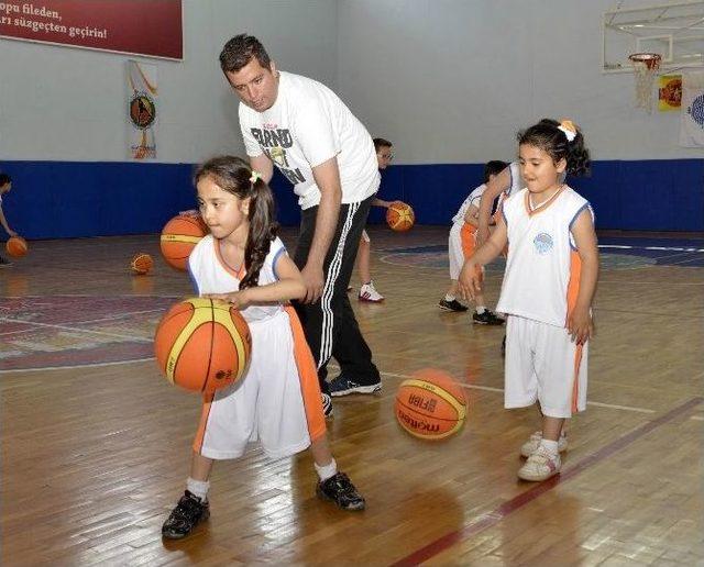 Mersin’de Basketbol Akademisi Açıldı