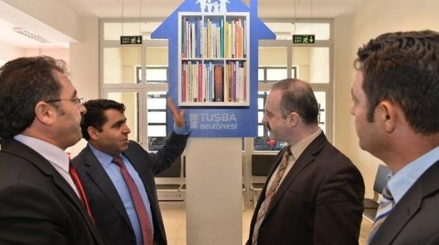 Tuşba Belediyesi&rsquo;nden Okullara Mini K&uuml;t&uuml;phane