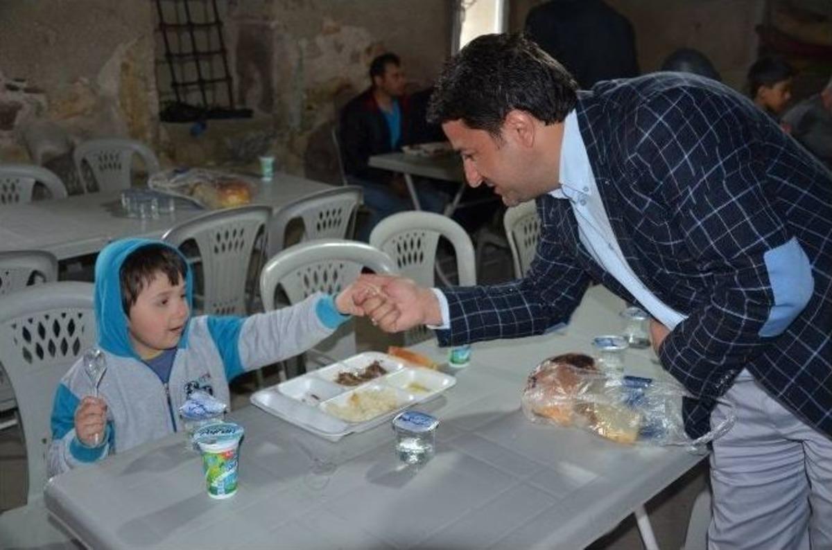 &Uuml;ryan Baba Mezarı Başında Dualarla Anıldı