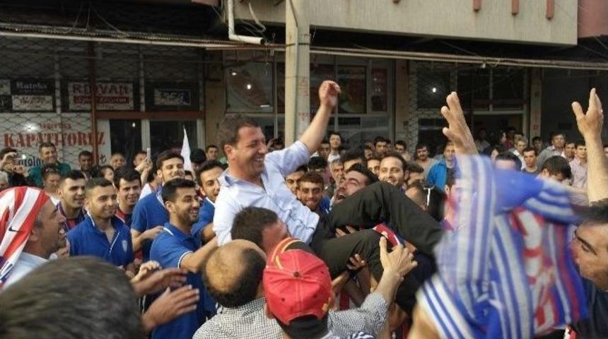 Koca&ccedil;eşmespor Bal Lig&rsquo;ine Y&uuml;kseldi