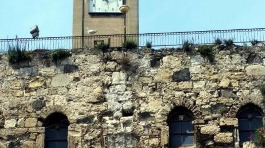 8 Aydır &Ccedil;alışmayan Tarihi Saat Kulesi Tamir Edildi