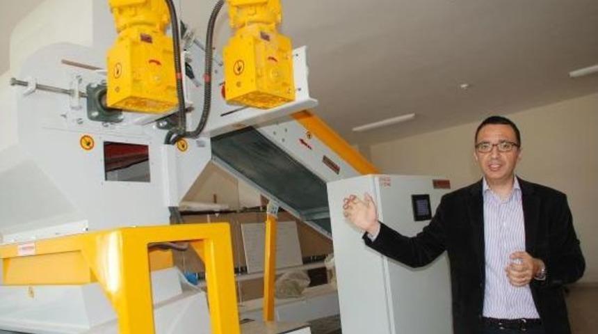 &Uuml;niversitenin Geliştirdiği Yeni Tarım Makinesi
