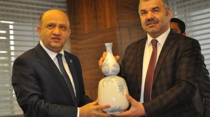 Bakan Işık: Bunların Hi&ccedil;biri Haydar Baş'ın Eline Su D&ouml;kemez