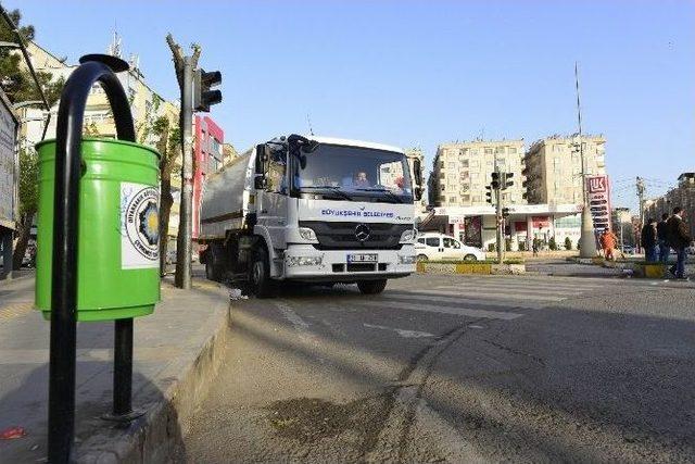 Diyarbakır 329 İşçi İle Temizleniyor