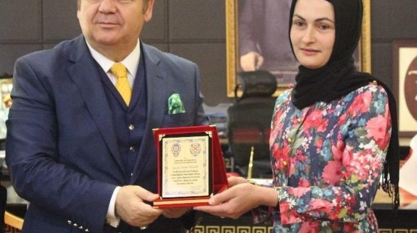 &Ccedil;arşamba&rsquo;da Yılın S&uuml;r&uuml;c&uuml;s&uuml; Sema&rsquo;ya &Ouml;d&uuml;l