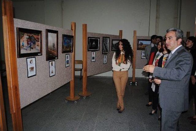 Üniversiteliler Şehir Şehir Dolaşıp Fotoğraf Çektiler