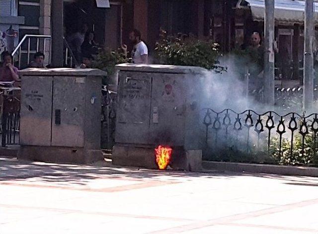 (&ouml;zel Haber) - Polis İtfaiyeden &Ouml;nce Yangını S&ouml;nd&uuml;rd&uuml; 1