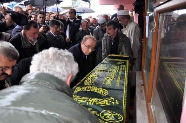 İ&ccedil;işleri Bakanı &Ouml;zt&uuml;rk&rsquo;&Uuml;n Hala Acısı 3