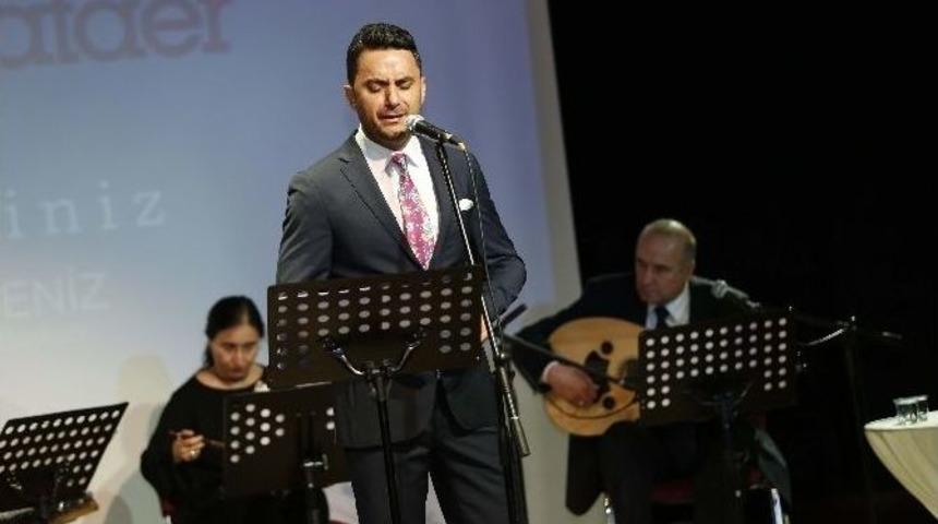 &Uuml;nl&uuml; Besteci M&uuml;nir Nurettin Sel&ccedil;uk&rsquo;a B&uuml;y&uuml;k Anma