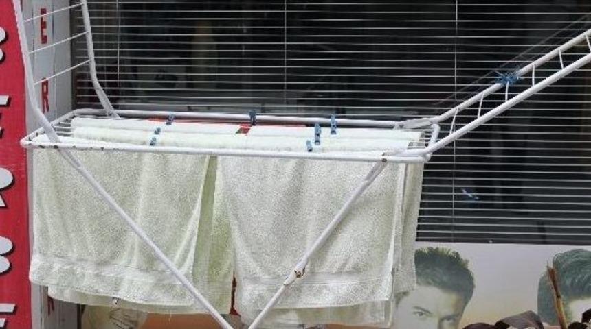 "havlusunu Dışarı Asan Berber Kapatılacak"