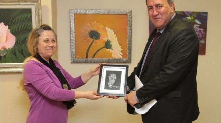 Ressam Leyla Varna&rsquo;nın &rsquo;hayatın Renkleri&rsquo; Sergisi Kartal&rsquo;da Sanatseverlerle Buluştu