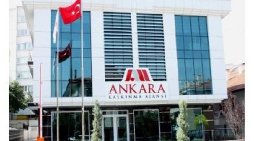 &Uuml;niversiteliler Ticari Hayata Hazırlanıyor