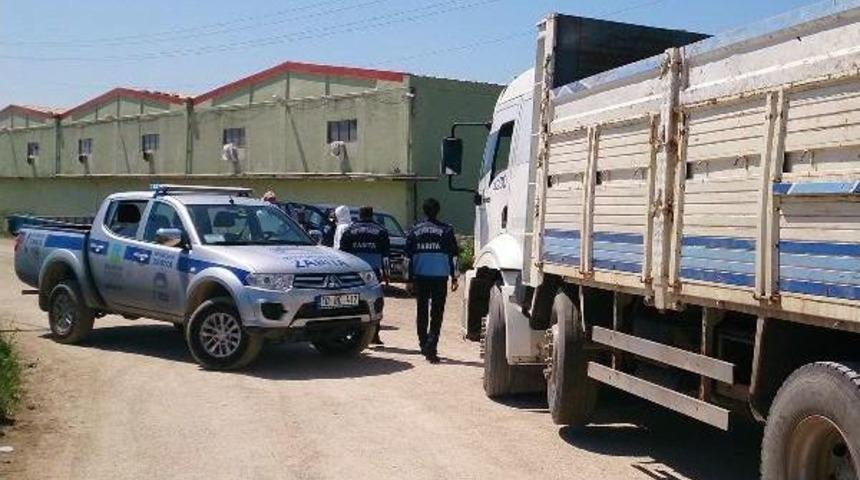 Bandırma'daki Mahallede Kuş Gribi Karantinası S&uuml;r&uuml;yor