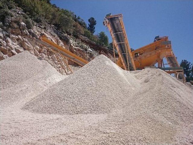 Büyükşehir Belediyesi Ekipleri Manavgat’ta Asfalt Çalışmalarına Başladı 1