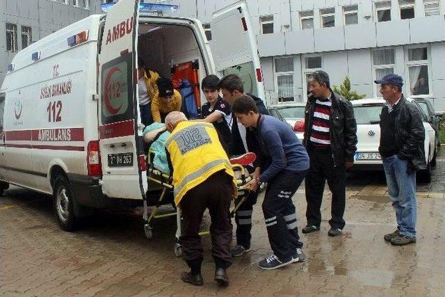 Gümüşhane’de Trafik Kazası: 4 Yaralı 2
