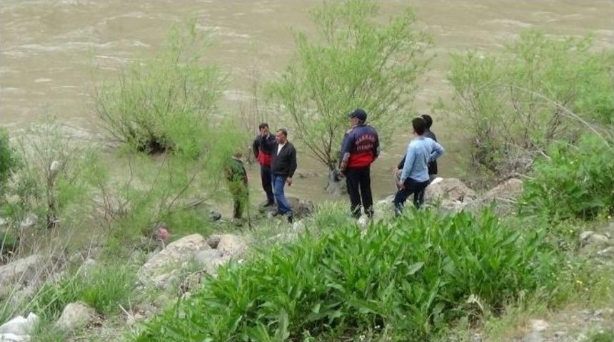 Zap Suyu Kenarında Umutlu Bekleyiş Devam Ediyor