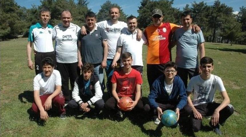 30 Yıllık Rekabeti &Ccedil;ocuklarıyla Yaşadılar