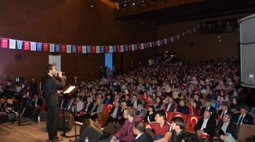 &ldquo;&ccedil;anakkale Bir Hilal Uğruna&rdquo; Programına B&uuml;y&uuml;k İlgi G&ouml;rd&uuml;