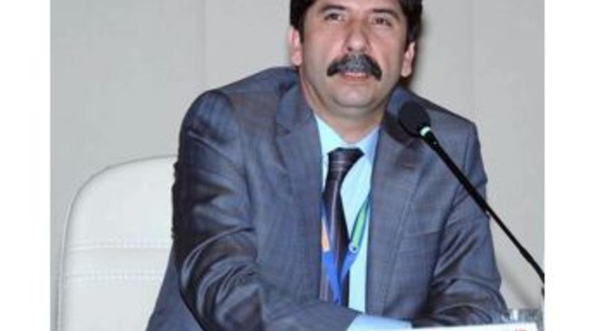 Do&ccedil;. Dr. Bekki&rsquo;den Akif Beki&rsquo;ye Neşet Ertaş Tepkisi