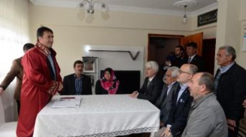 Başkan D&uuml;ndar Nikah Kıydı