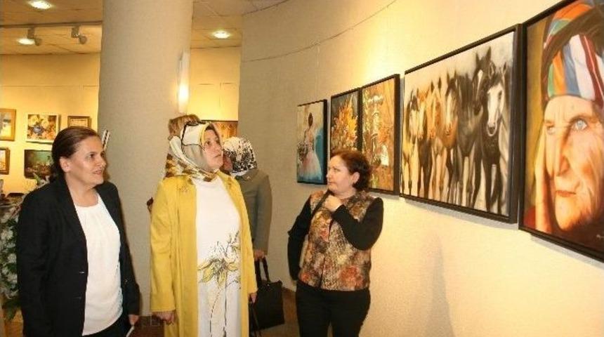 &Ouml;ğrencileri Ert&uuml;l G&uuml;lsoy Anısına Sergi A&ccedil;tı