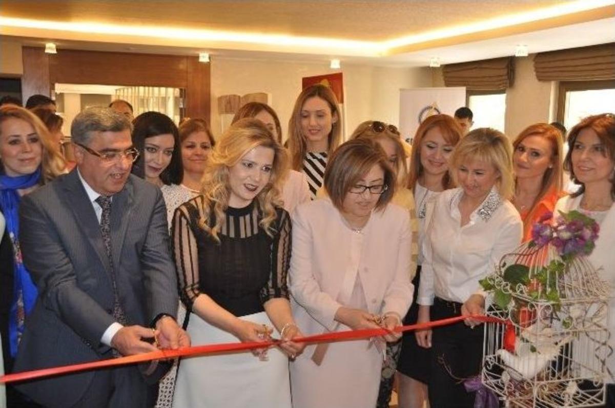 &Uuml;niversiteli Kadınlardan Anneler G&uuml;n&uuml; Kermesi