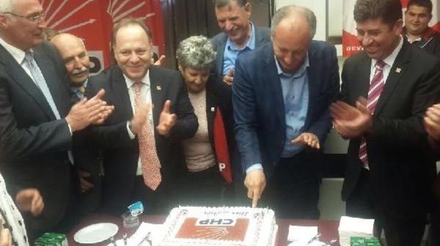 Muharrem İnce'ye Chp Logolu Doğum G&uuml;n&uuml; Pastası