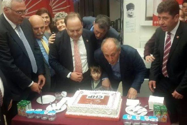 Muharrem İnce'ye Chp Logolu Doğum Günü Pastası