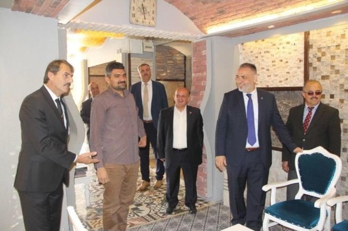 Hacıey&uuml;poğlu: "kuru Slogan Değil, Proje &Uuml;retiyoruz"