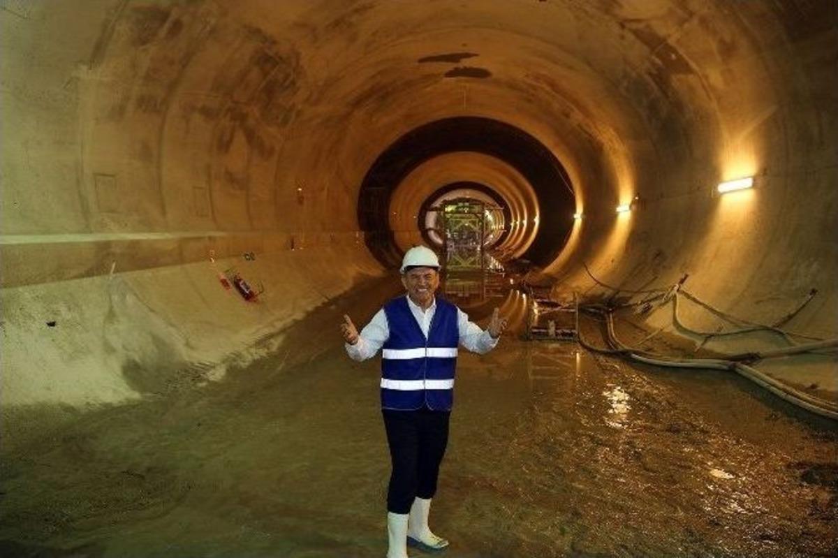 Kadir Topbaş Metro Şantiyesinde Duygulandı